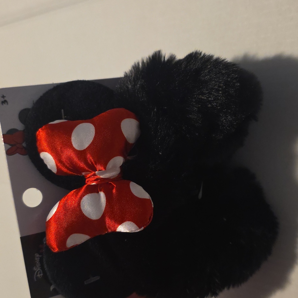NWT Minnie Mouse Furry Scrunchie